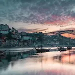 Charming Apartment With Street-View In Porto