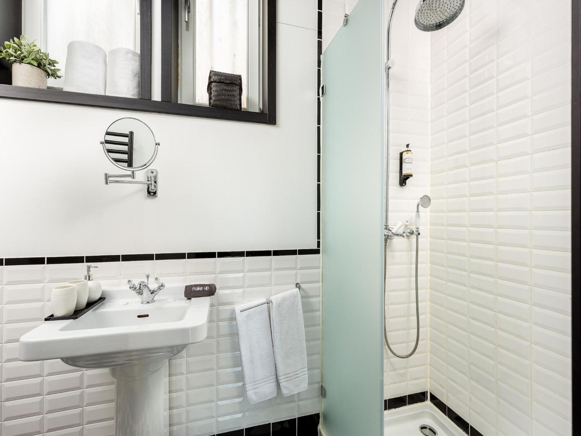 Charming With Street-view In Apartamento